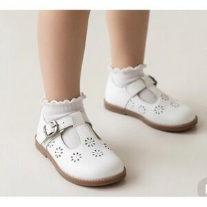 Felix & Flora Mary Jane Style Princess Dress Shoes White Flower - size 6